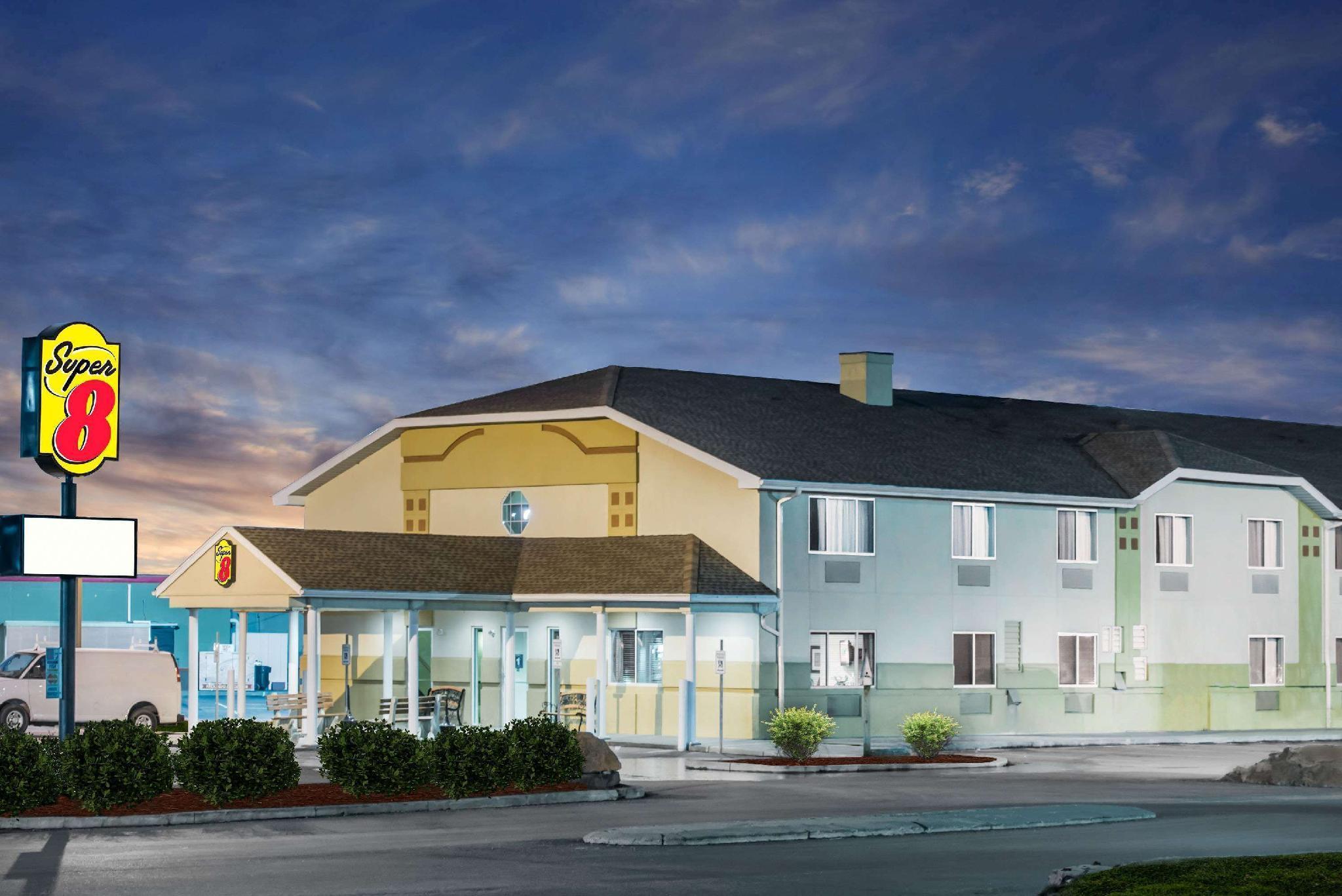 Super 8 By Wyndham Clearfield Exterior foto