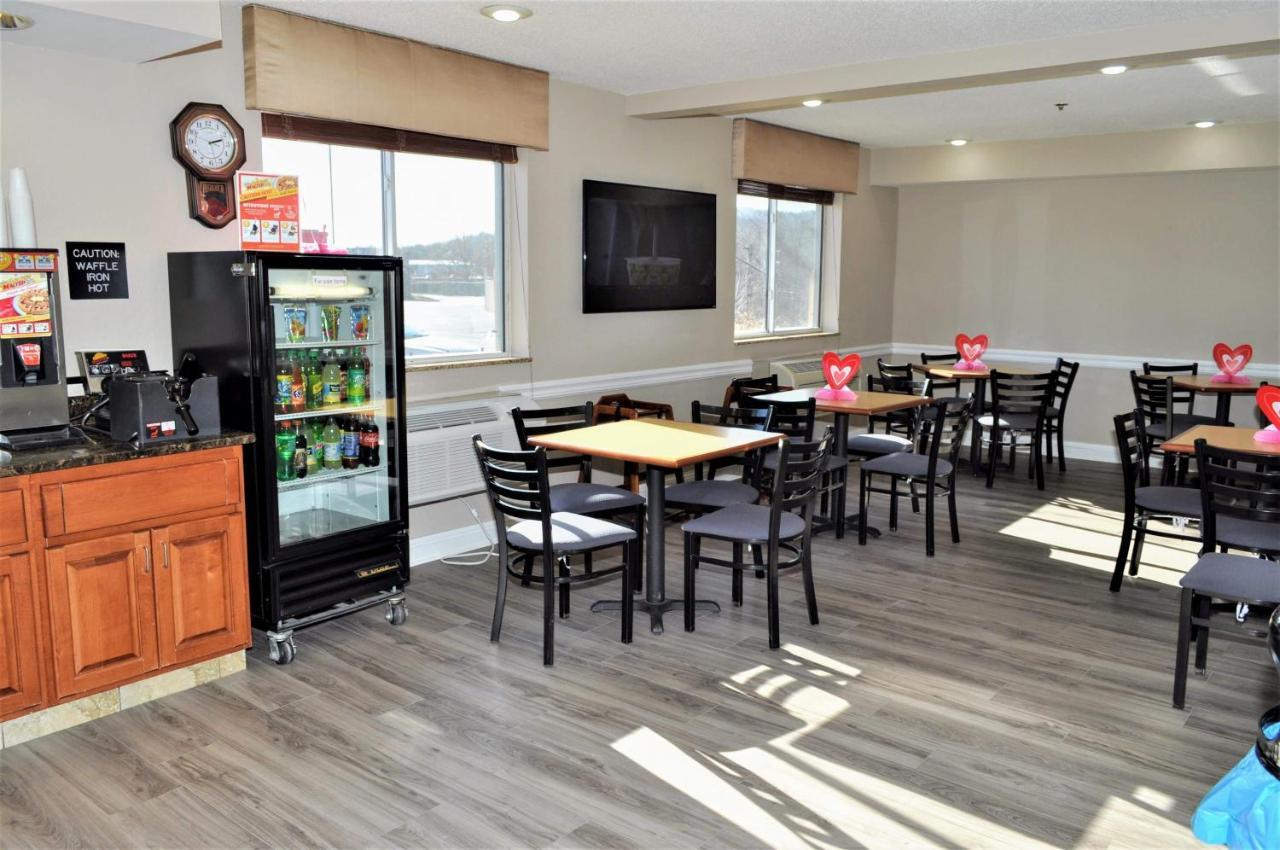 Super 8 By Wyndham Clearfield Exterior foto